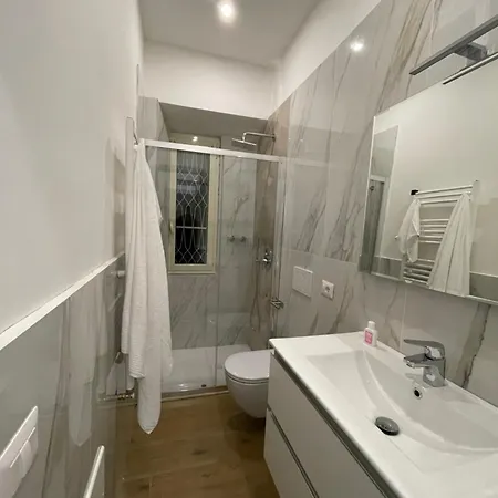 Camelia House - Modern Two With Private Outdoor Courtyard Apartament